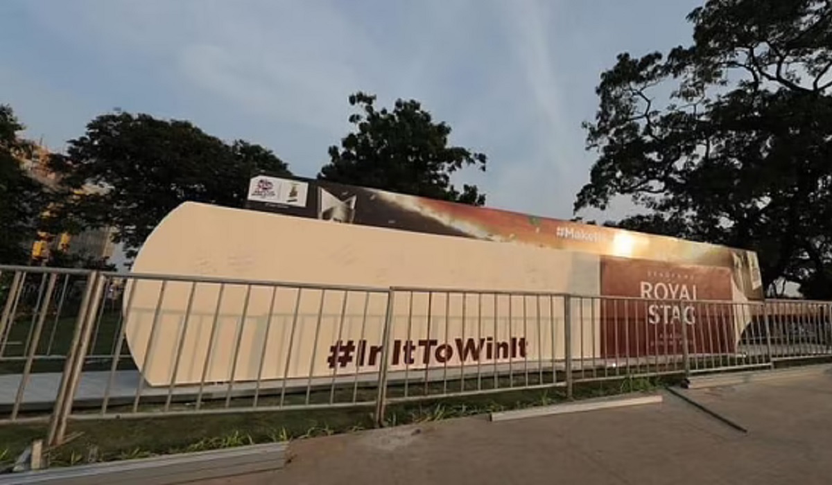 World largest cricket bat on display in Hyderabad